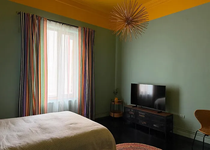 Frumoasa 33 * Bucureşti